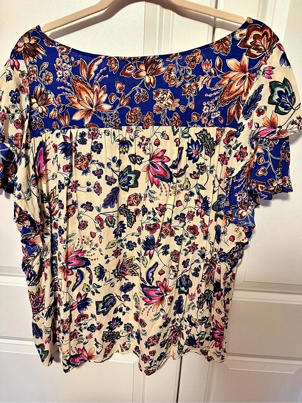 Democracy Floral Blouse in Blue & Cream Size XL - Picture 2 of 6